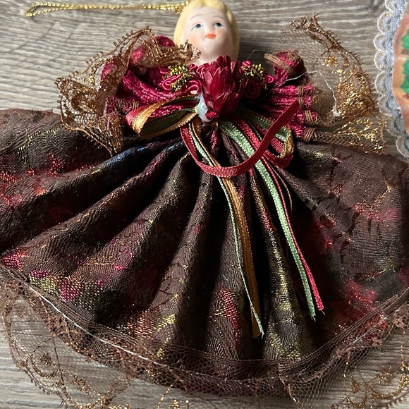 Angels and scroll holiday decor - Picture 12 of 17